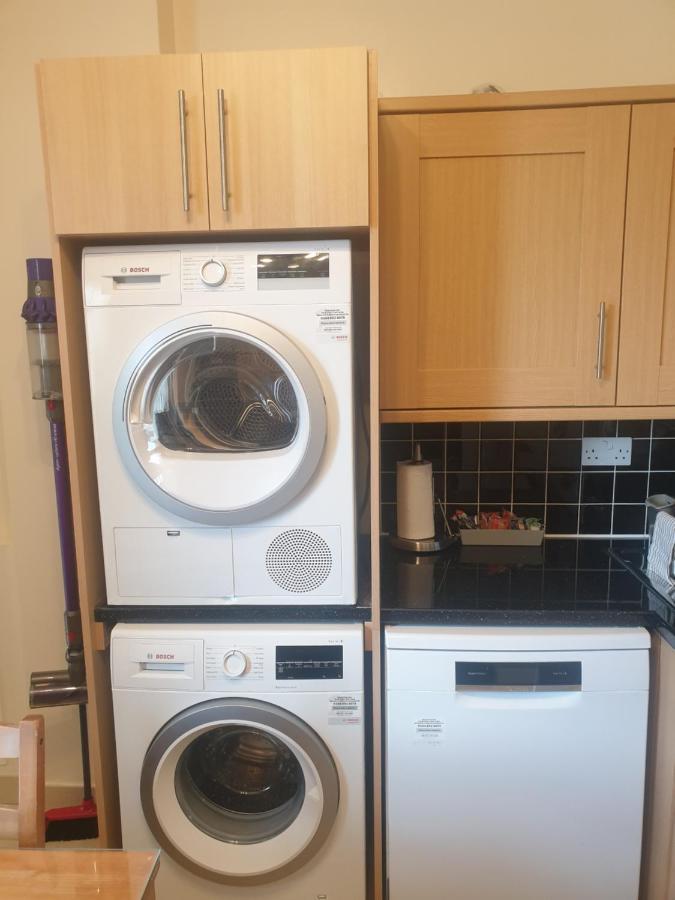 London Luxury 2 Bedroom Flat 5Min Walk From Overground, With Free Wifi, Free Parking-Sleeps X6 Ilford Exterior photo