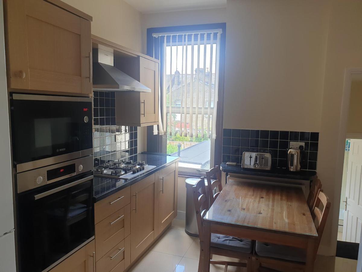 London Luxury 2 Bedroom Flat 5Min Walk From Overground, With Free Wifi, Free Parking-Sleeps X6 Ilford Exterior photo